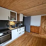 Апартаменты Hofis Gaestehaus Meuspath