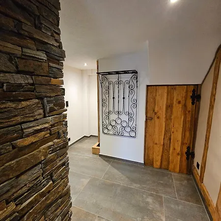 Hofis Gaestehaus *