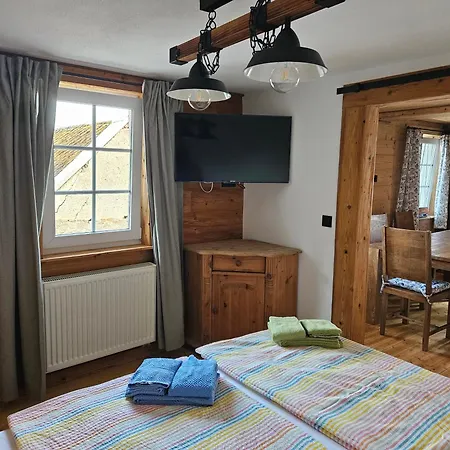 Hofis Gaestehaus *