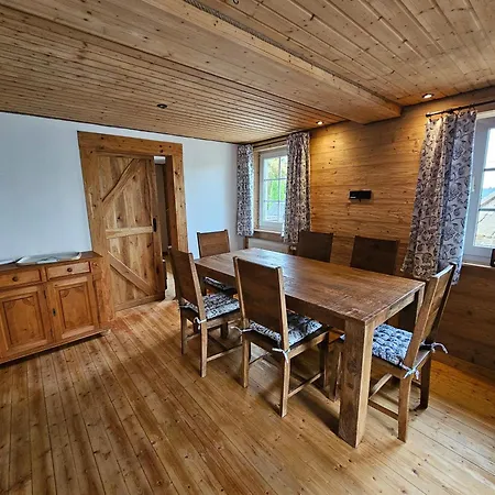 Hofis Gaestehaus Meuspath