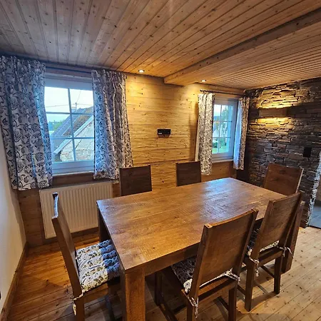 Hofis Gaestehaus Apartament Meuspath