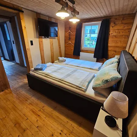Hofis Gaestehaus *